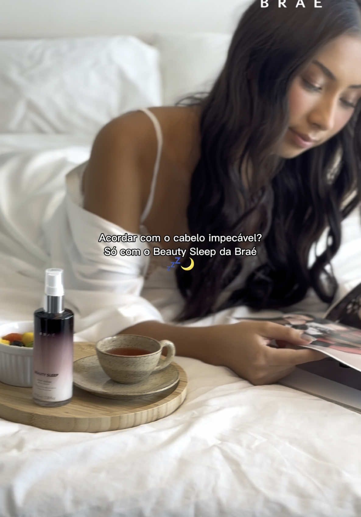 O Beauty Sleep age durante a noite para repor nutrição e hidratação nos fios. Sua fórmula com Niacinamida, Vitamina E e Pantenol recupera os danos, deixando o cabelo mais forte, macio e fácil de pentear. E o melhor: você acorda pronta, sem precisar enxaguar. ✨ Garanta o seu em www.brae.com.br 💖