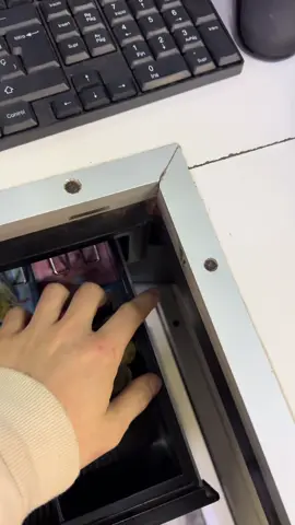 Wilson tratando de robarse plata para los sobresitos. Ya en el siguiente video subo el premio que se ganó por la carrera 😂🤣  .