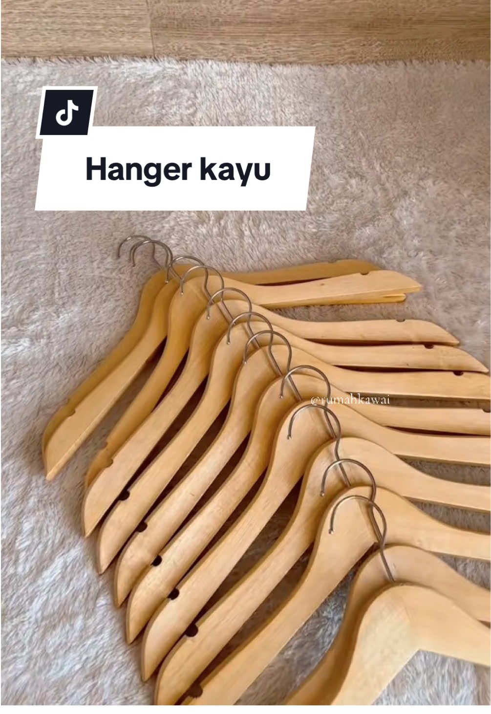 Hanger kayu aesthetic🛒 #hanger #hangerbaju #hangerkayu #hangeraesthetic #fyppppppppppppppppppppppp #foryou #foryoupage 