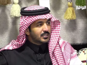 والله اني ماني بطيّب عقب هاك النهار وساعهٍ من جورها ماتخاط فتوقها ساعهٍ دارت سنتها وفّي الانتظار ياكل من اطراف كبدي ومن معلوقها احسب للصبر حيله وللصابر وقار  واثر طول الصبر سم النفوس وعوقها من وداع اللي فراقه ماهي فرقا اختبار مزنهٍ وكد مطرها وشفت بروقها  بري حالي ليت مثله بغاليه استشار ‏ولا تركني كل مره بعده  ،  أذوقها  ‏انقطع وحبال الأخبار من دونه قصار ‏والله مدري هو تحت الارض ولا فوقها ‏كان يدري بي ف انا ماني بطلاب ثار ‏يلتفت بعيون الفاتنات عذوقها لين اعلم به الاماني والاحلام الكبار تنتهي لا جات في سوق ماهو سوقها وان مافي ابشع من الجفا والانتظار حاجتين تاكل الكبد من معلوقها #سعود_الشطيطي 