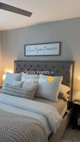 last room tour before spooky season 🤭 #fyp #homedecor #CleanTok #cleaning #homeinspo 