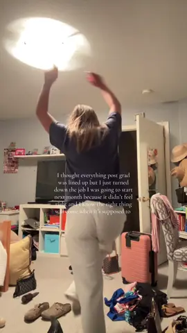 Filmed this a month ago and didn’t want to post it cause I was scared, but I just got offered a dream job so what’s up 😍