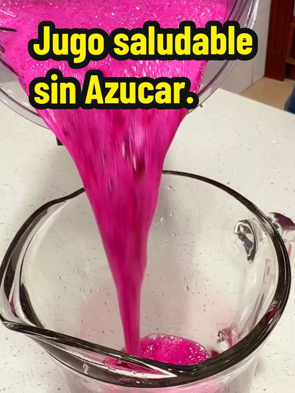 Algo delicioso y refrescante lleno de muchas vitaminas y minerales. #juicing #healthy #oranges #healthyliving #dragonfruit 