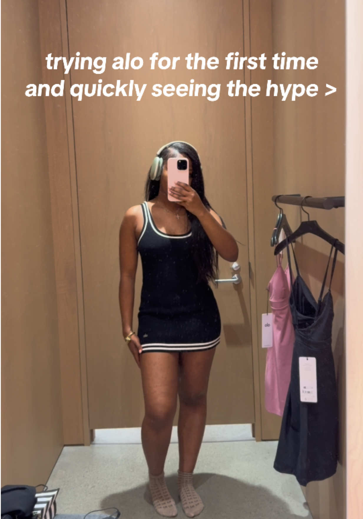 I am literally so easily influenced it’s ridiculous but idk why people compare alo and lulu they’re literally so distinctly different 💀 #shoppinghaul #shoppingvlog #tryonhaul #alo #lululemon 