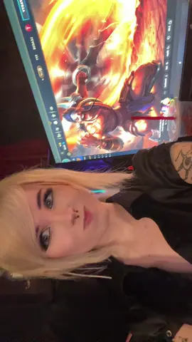 Thought this would be cute to do with bae😂😂😂 #draven #leagueoflegends 