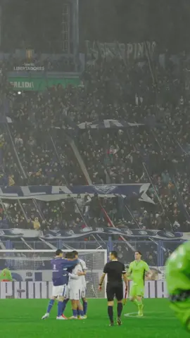 El fútbol bajo la lluvia es incomparable ⛈️😍 CONMEBOL #Libertadores #GloriaEterna