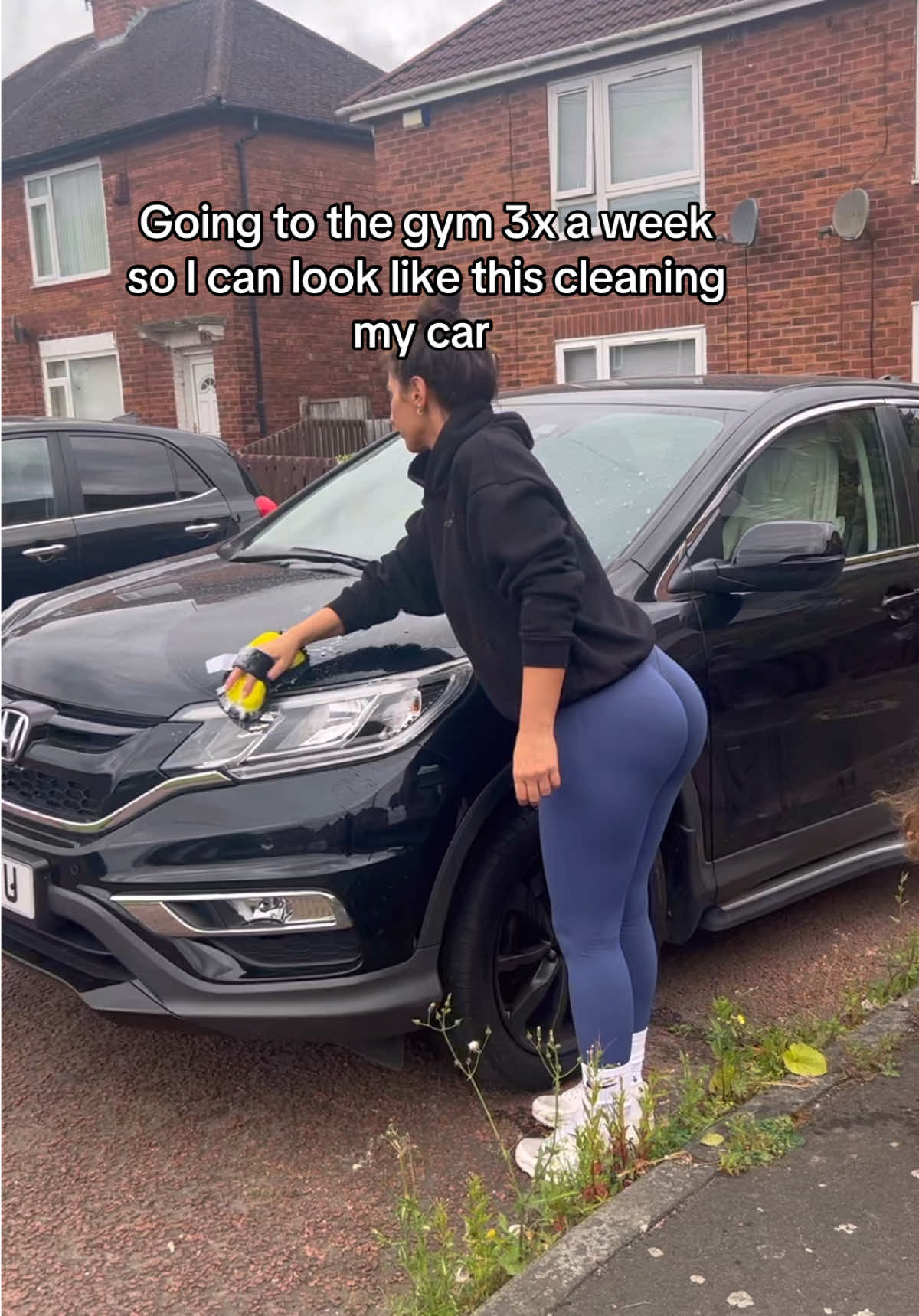 Get in the gym y’all 😝 #gymmotivation🏋️‍♀️ #GymTok #gymgirl #femalefitness 