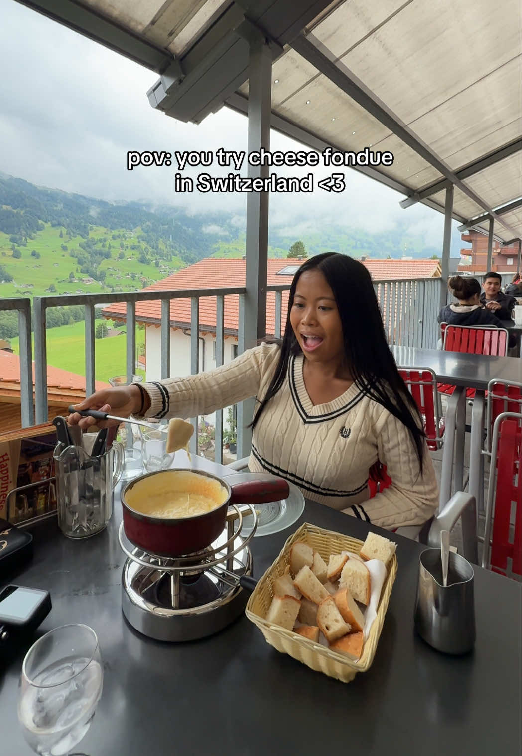 the view was unreal while eating cheese fondue in Grindelwald, Switzerland !!! #grindelwald  #switzerland #switzerlandtravel #fondue #cheesefondue 
