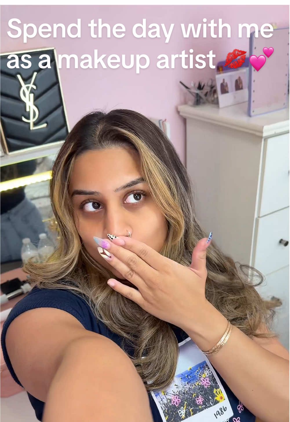 spend the day with me as a makeup artist 💋💕  #makeupartist #makeup ##adayinmylife