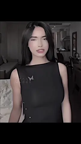 Ella está activa, chica atractiva 🖤, #ddaav #davgav💍 #foryou #hayam_es1 