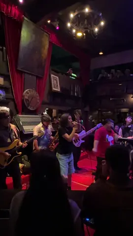 #saxophonepubbangkok #saxophone🎷 #saxophonepub #saxophonethailand #phrimasband @Phrima’s Band 