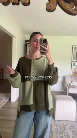 I’m a sucker for a good color blocked shirt 😍😍😍 #lookforless #fallfashion #falloutfits #falloutfitinspo #outfitideas #casualoutfits #comfyoutfit #outfitinspo 