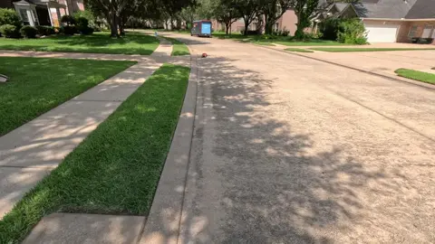 2025 TRAXXAS FORD RAPTOR R 4X4 ULTIMATE EDITION VS AMAZON ELECTRIC TRUCK. AND KEPT UP WITH IT. THIS RAPTOR R ULTIMATE IS VERY FAST IT GOES 66MPH TODAY I GOT IT UP AT 67MPH TODAY.
