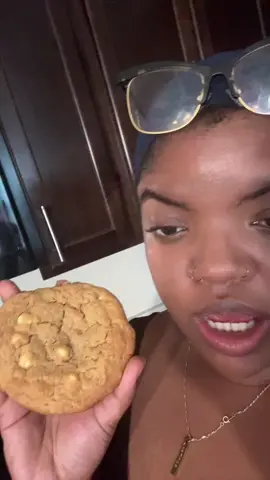 They are bomb and I don’t even do much sweets #lattelynni #professionalchef #privatechef #cookies #bakingfromscratch 
