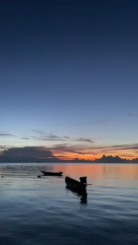 Anytime I am near water there is a calm that no other place gives me. We have all experienced the silence before someone walks out of your life! #datinglife #singlelifeproblems #feelings #brokenheart #letthemgo 