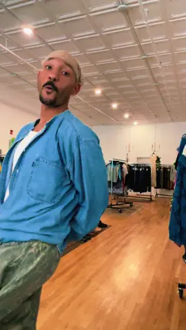 Look up. @Stellar Human  #fashion #style #vintage #vintagefashion #vintagestyle #vintagedealer #Sustainability #sustainablefashion #slowfashion #entrepreneur #blackbusinessowner #blackownedbusiness