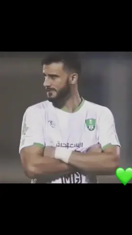 جماهير الأهلي يحبك ¶<[>[¶ي العقيد 😪💚@النادي الاهلي السعودي #عــاجــل #الأهلي 