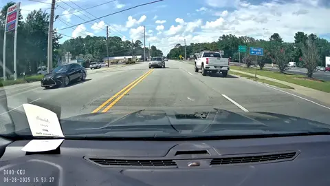 I forgot to post this but this happened awhile back all you had to do is wait  for the road to be clear 😭 #kiasoul #dashcameralessons #4kdashcam 