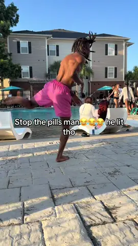 Bussin off them pills #fyp #pills 
