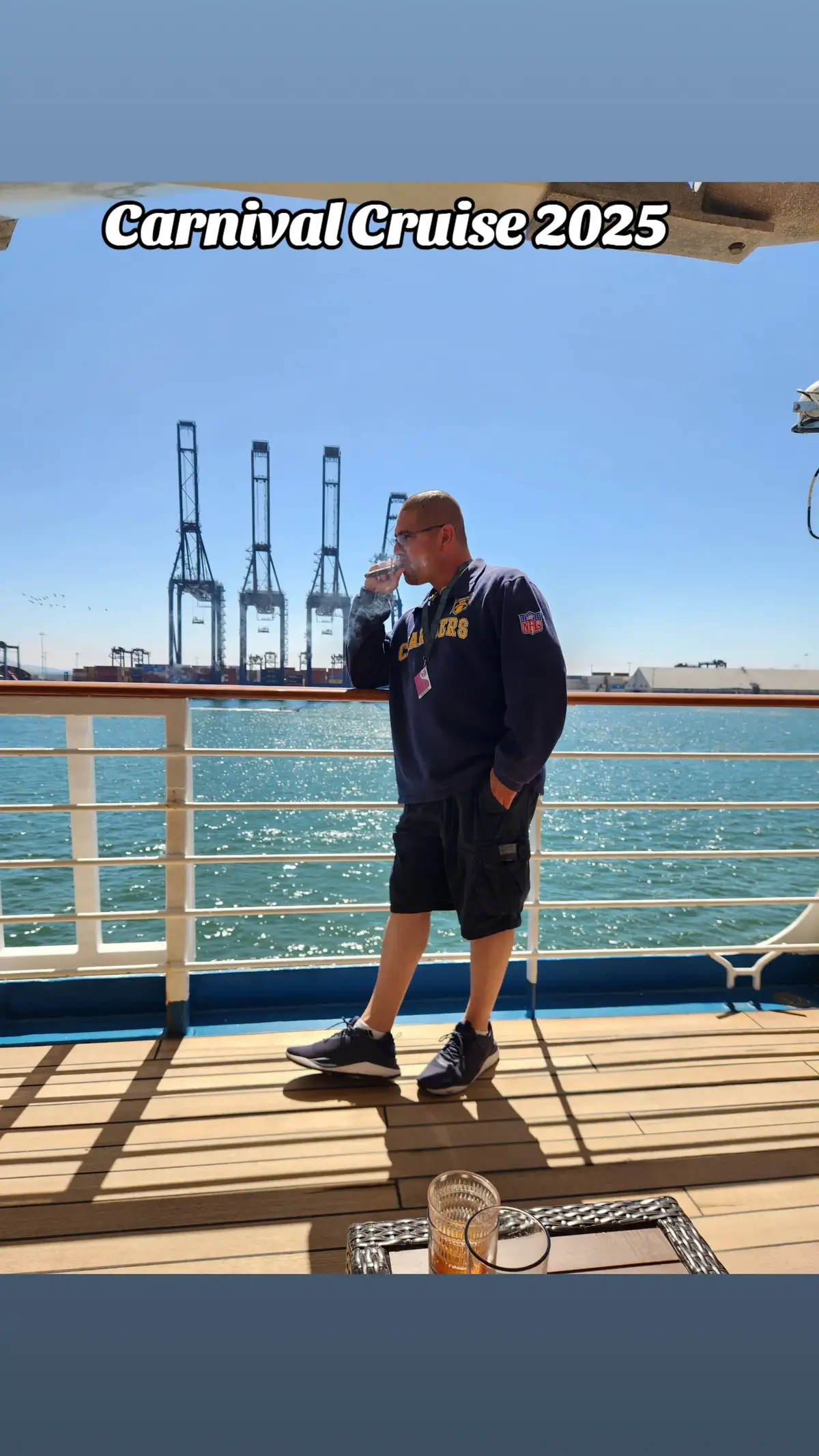 🧥 Layering techniques:  Always go informed, prepared, and with your best friend #carnivalcruise #jet2holidays #jet2holiday #travel #cruiseship 