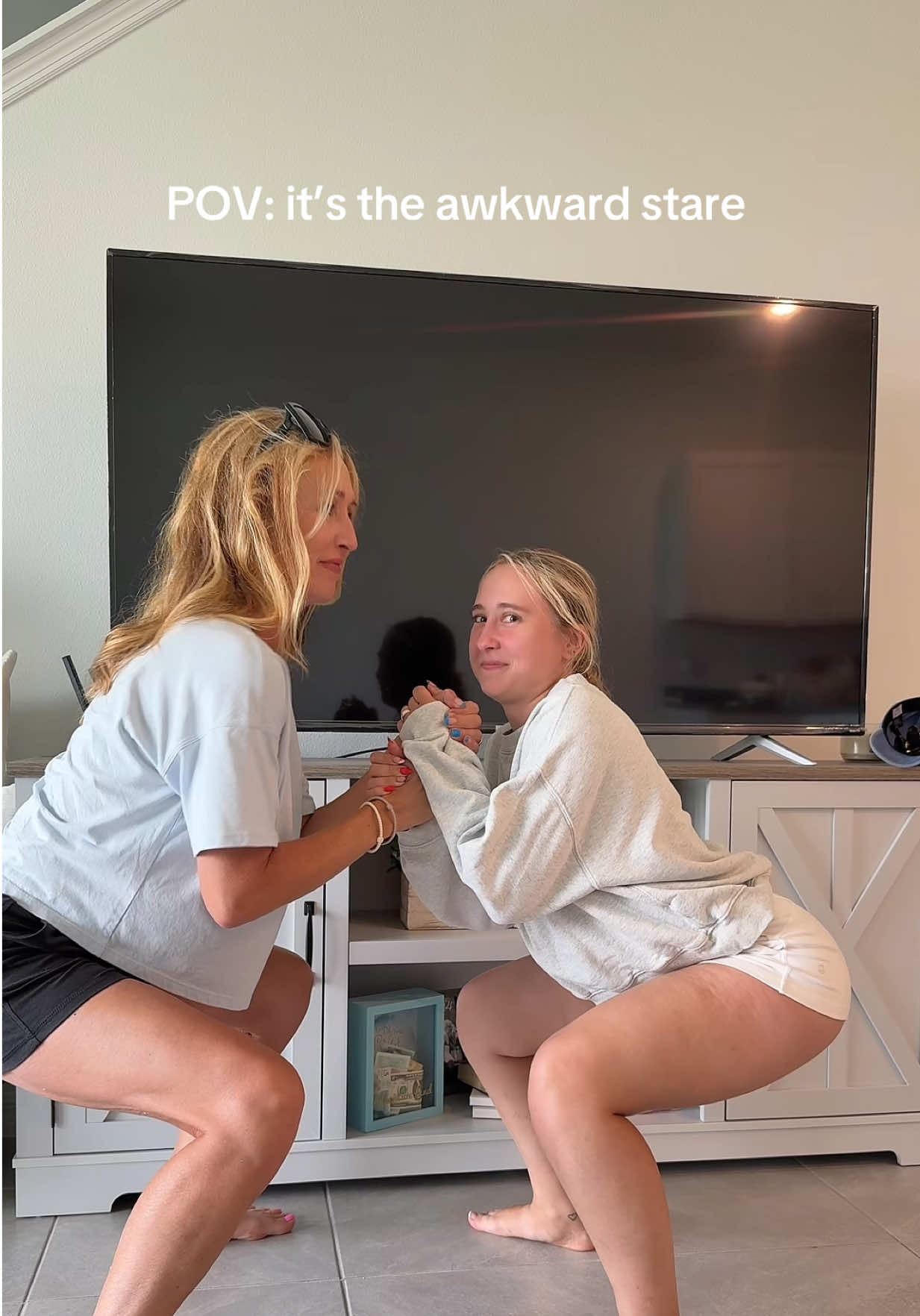 I was hoping she was going to give out 😂 @Caroline #fyp #motherdaughter #twin #momofthree 