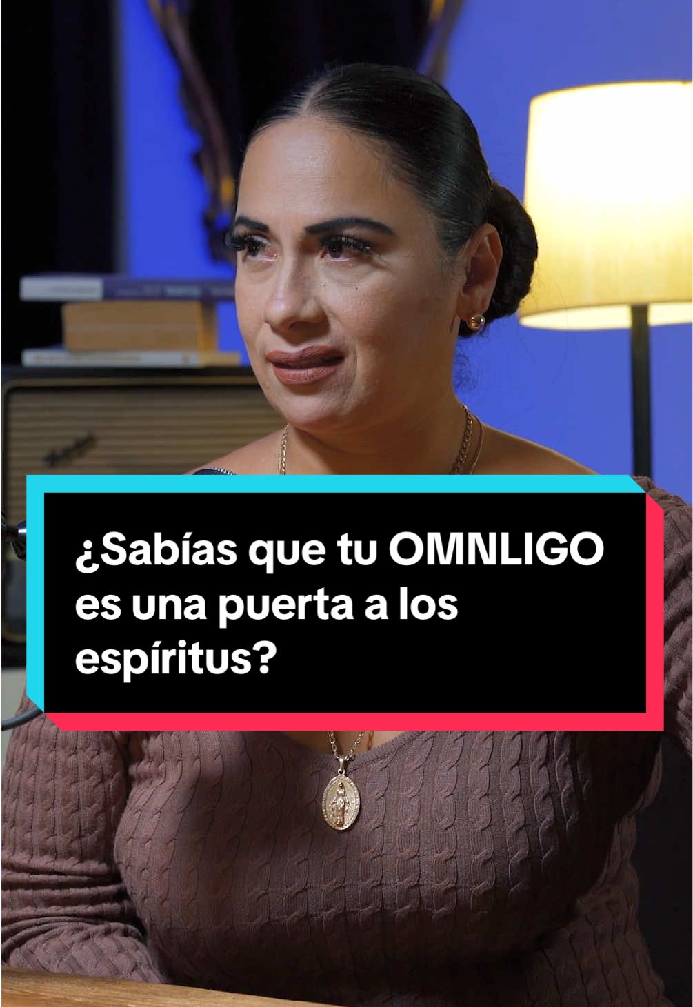 ¿Sabías que tu ombligo es una puerta a los espíritus? 👀 #espiritus #podcast #confesionespodcast #ericaserrano 