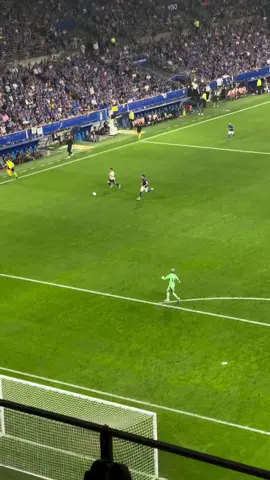Gol de Vinícius Júnior. gran contra del Real Madrid, asistencia de Brahim Díaz para que el brasileño sentencie con el 3-0 en el marcador 🔵⚪️ Real Oviedo 0 🆚 3 Real Madrid 🤍💜 #CarlosTartiere #HalaMadrid #LaLiga #OviedoRealMadrid #football