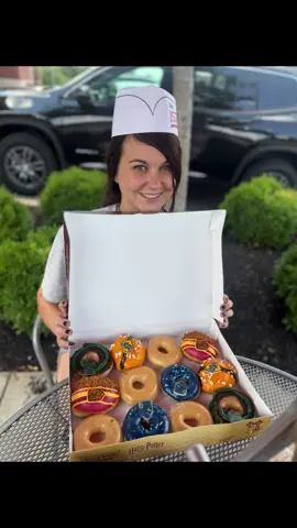 #harrypotter #krispykreme #hufflepuff #donutshop 