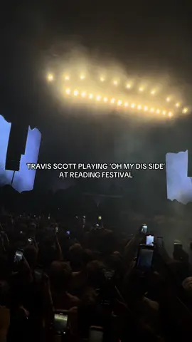 NO WAYYYYY READING WE WON #travisscott #rodeo #readingfestival #travisscottlive 