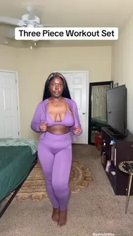 High waisted moisture wicking super comfortable has the triangle top so you may need to size up  Scrunch leggings are stretchy  #gymclothes #workoutset #fashion #tiktokshopping #activewear 