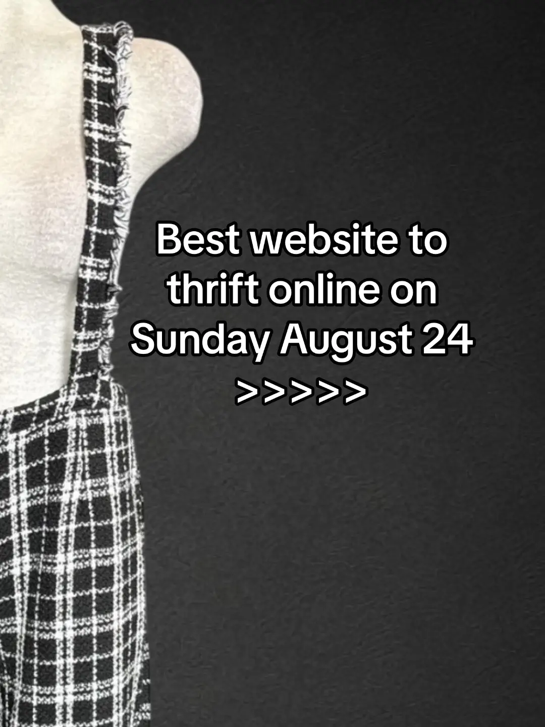 We see cute clothes in your future! 🔮 #onlinethriftshop #onlinethrifting #depop #thredup 