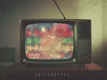 Guys pls don’t let this flop, I took so long deciding what to do with the text and I settled on this 💔 #radiohead #music #inrainbows #fyp #xyzbca 
