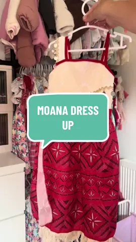 It’s sooo pretty🥹  #moana #princess #princessdress #princessdressup #moanadress 