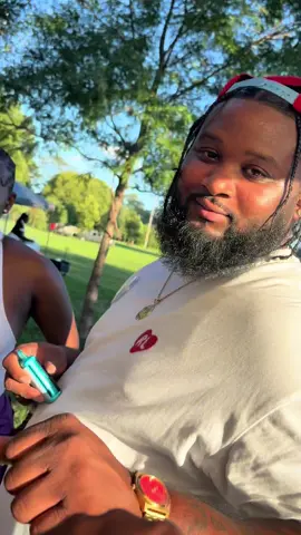 Here’s Bowen’s official 10s dap-up video 🤝😂 now I know I dapped up a few more real 10s idk what happened 🤦🏽‍♀️ some even made it to the deleted scenes 🎬🤣 don’t judge our school tho it only be like 20 of us at the reunion lol
