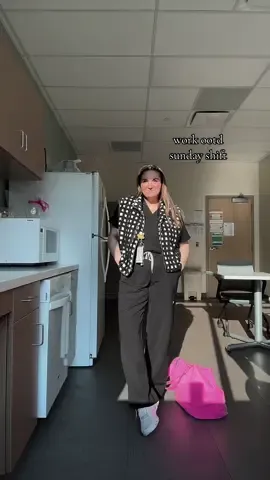 little outfit of the shift for my sunday  !! *filmed during my 15 min break!*  #OOTD #nurse #nurseoutfit #outfitinspo #outfitideas 