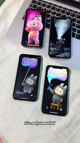 The same wallpaper in the lower left corner, you can download it and set it as your own phone wallpaper #livewallpaper #4kwallpaper #iphone #iphonewallpaper