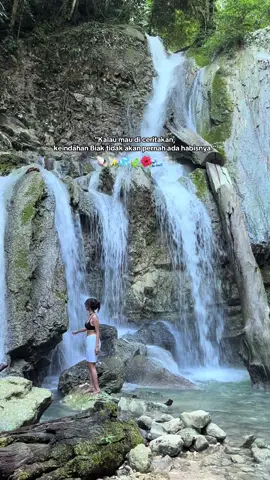 Kalo soal keindahan Biak, tidak akan ada habis nya.  📍Air Terjun Wafsara, Warsa, Biak Utara . . . #biak #biakpapua #wisatabiak #airterjunwarsa #biakutara 