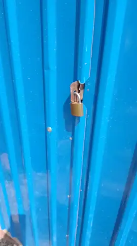 hanyar sminggu buka sudah kemalingan, kada kwa lagi bejualan 😥