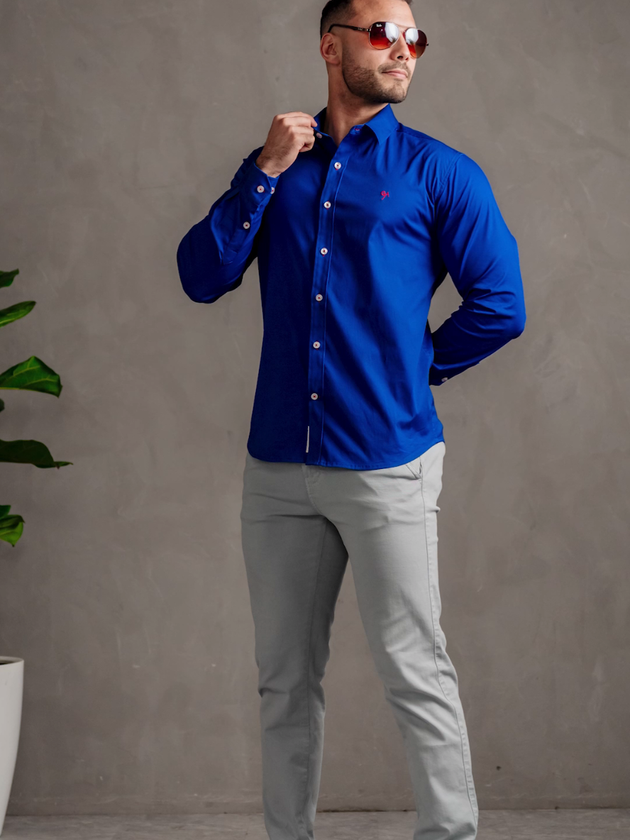 Poses Impecables 🍷💎 #office #casualoutfits #minimalista #modamasculina #gamaaltashop 