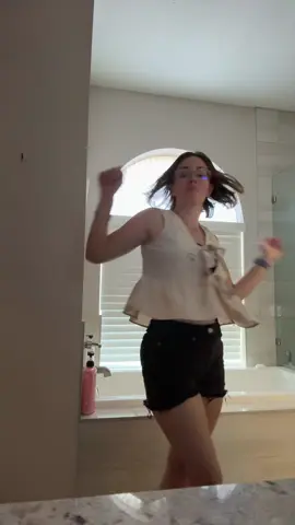 I hope your week is kind to you #dancetherapy #loveyall #training #goofball 