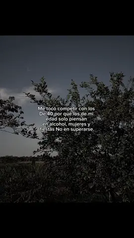 Mientras otros se distraen, tu enfócate y supera tus límites. #motivacion #disciplina #superacionpersonal #enfoque #mentalidad 