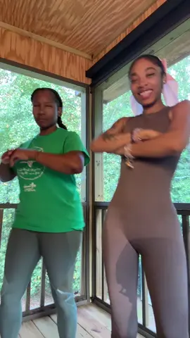 my mommy 🥰💗 #itdepends #chrisbrownofficial #fypシ #queenkaay🦋 #AntiSocialButterfly 