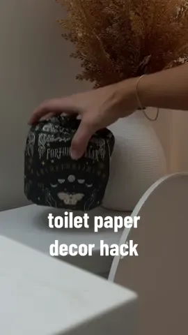 TOILET PAPER COVERS🧻🍂 okay am i the only one that thought this was so genius?!😱 Im already a sucker for cute napkins and tissue paper so using it like this…. What?! 🤣😍 Easy for any season, holiday,  and event!😍 #mom #momlife #momhack #decorhack #hack         