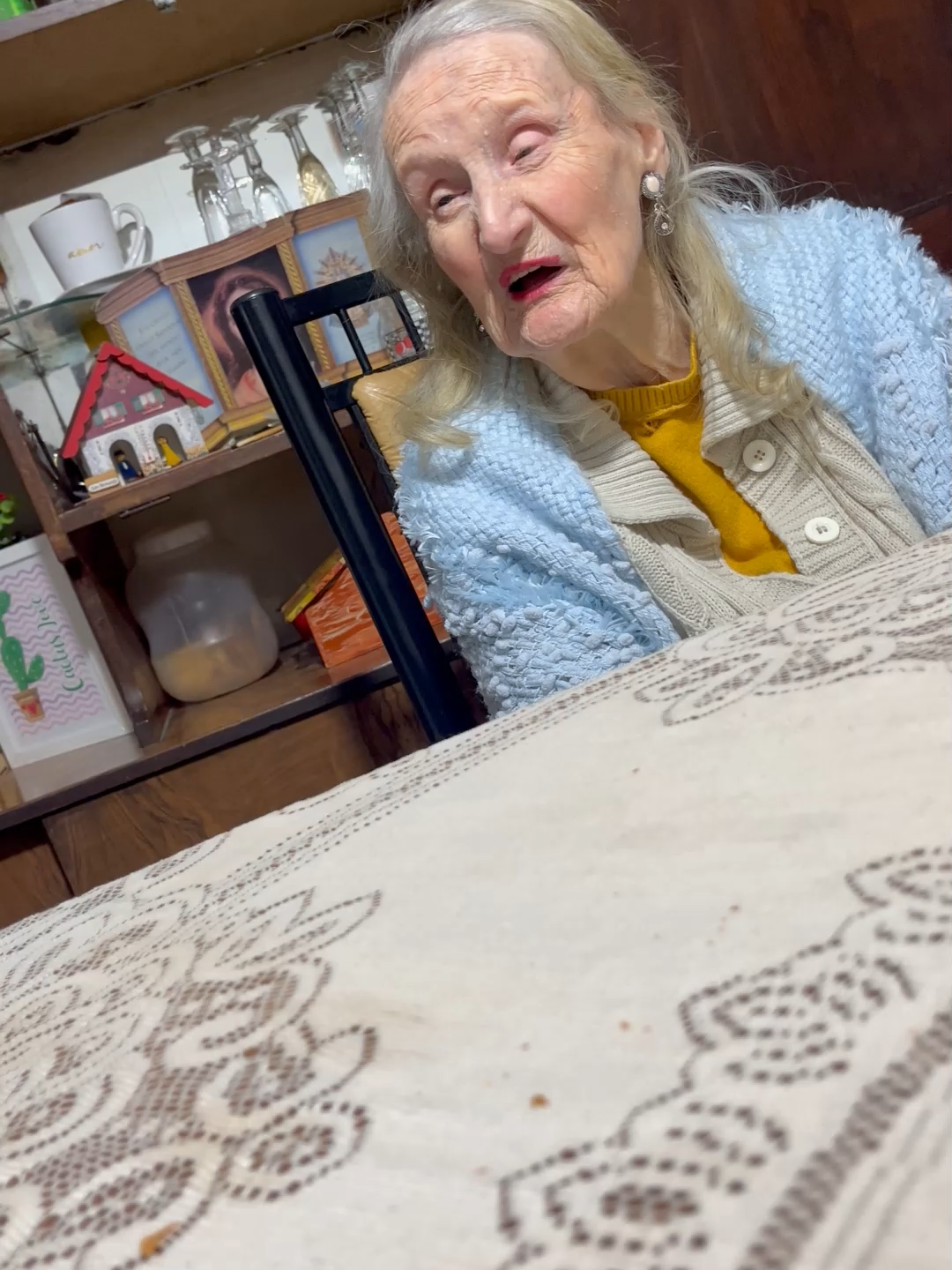 Abu y Juli Mi nieto @julianoogomezz3 crea contenido diario.  #fyp #paratii #tendencia #viralvideos #paratiiiiiiiiiiiiiiiiiiiiiiiiiiiiiii #abuela #reels #gracioso
