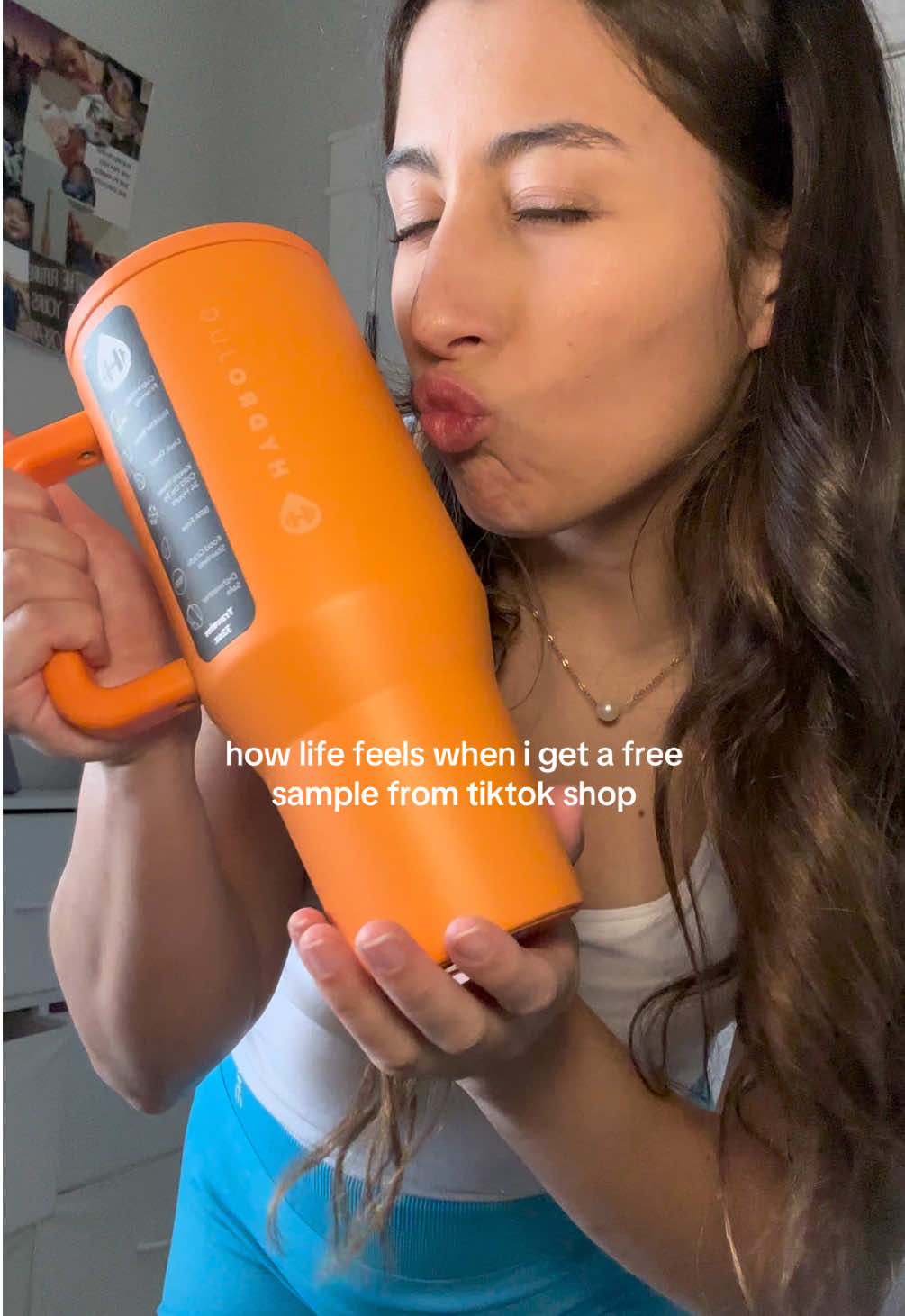 i’ll be taking my orange @HYDROJUG everywhere with me this fall 🍂 #hydrojug #tiktokshop #freesample #tiktokshopaffiliate #tiktokshoplabordaysale 