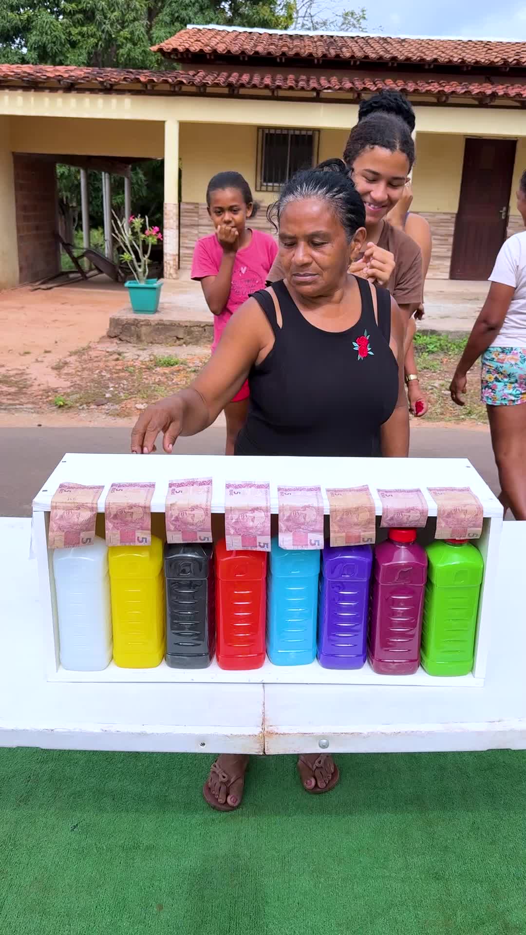 Jogo da garrafa colorida.