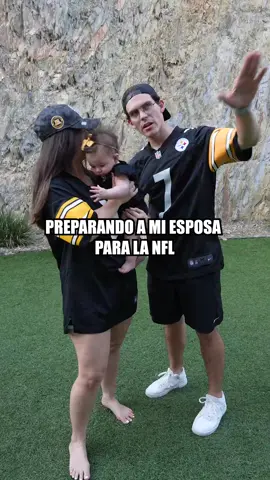 La ando preparando con todo para esta temporada🏈🏈🏈 @Gigi  #GusZapiain #Gumunch #Couple #CoupleGoals  #NFL #FootballSeason #NFL2025 #SundayFootball #GameDay #FantasyFootball #CouplesWhoWatchFootball