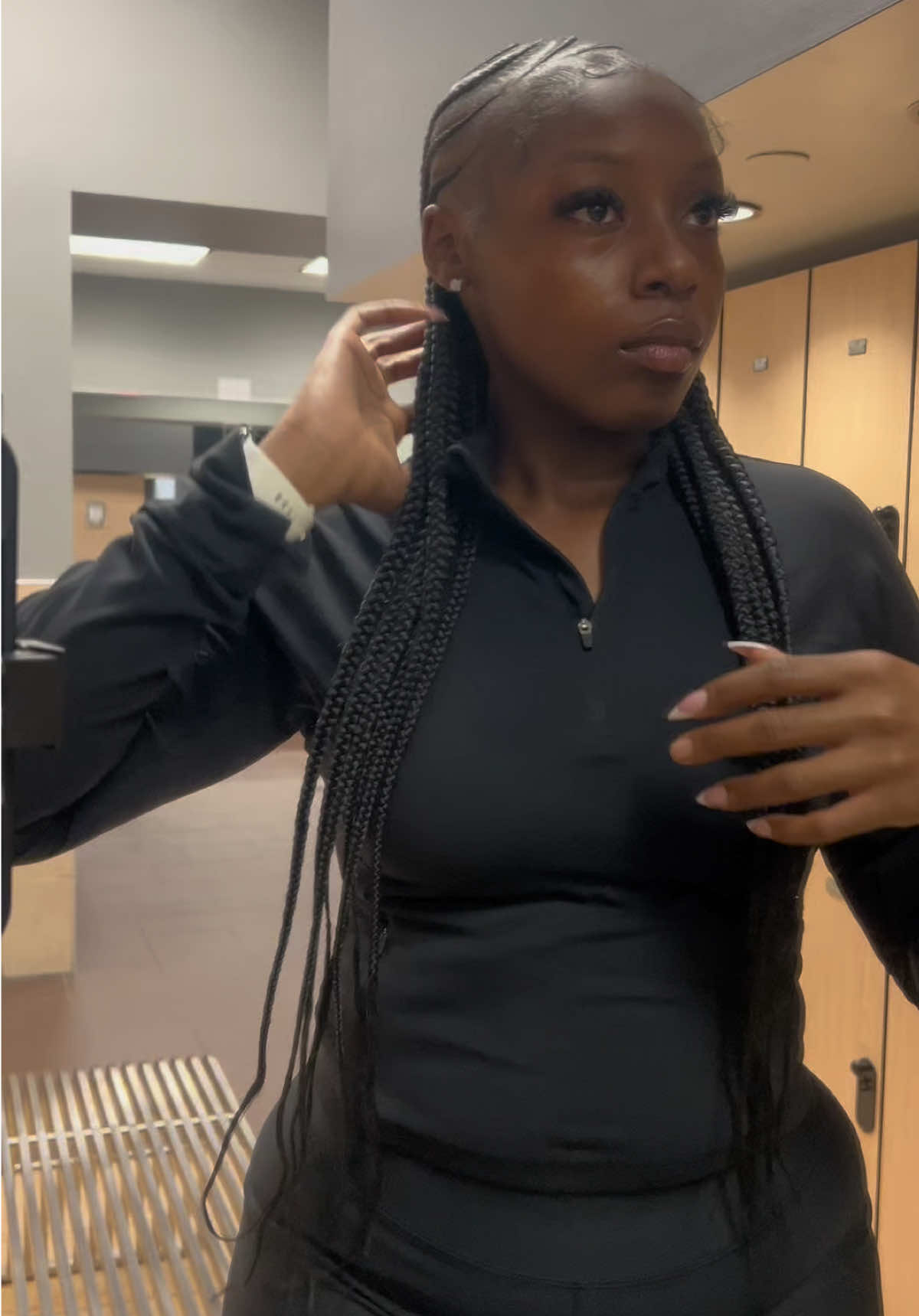 I’m not the type to hype just anything but this edge control from Bask & Lather? Baby… my 4C edges stayed put ALL workout. It’s really that good. #baskandlatherco #edgecontrol #edgecontrol4c #4chair 