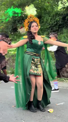 Mbak e asli gayeng iki #karnavalgunungsari #viraltiktok #karnavalkotabatu #fyp 