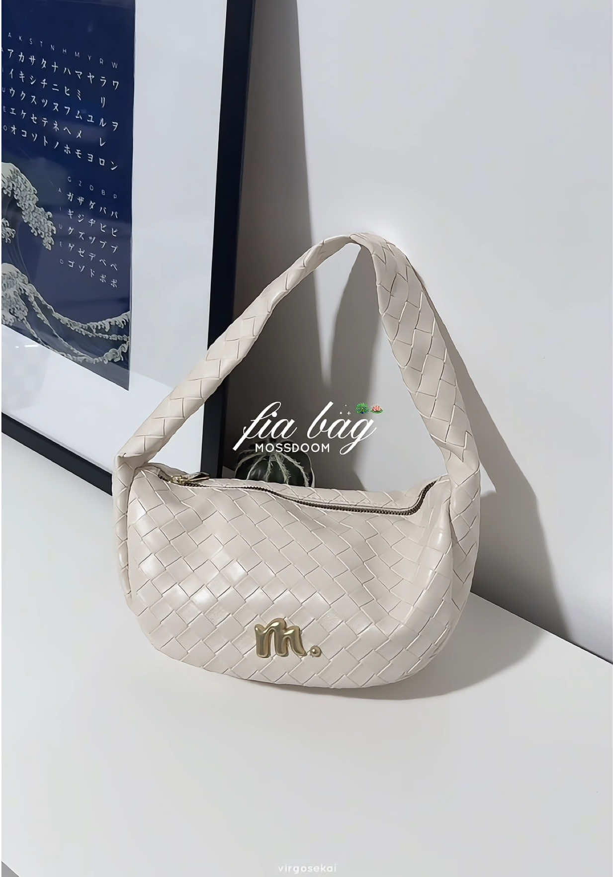 wanna go back to woven bags! 👛🦢@MOSSDOOM.PH new bag drops this 8.27 🫣 #shoulderbag #fiabag #mossdoombag #everydaybag  